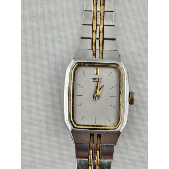 Elegant Seiko V401 Ladies Slim Quartz Watch Band New Battery Runs Vintage - Picture 1 of 6